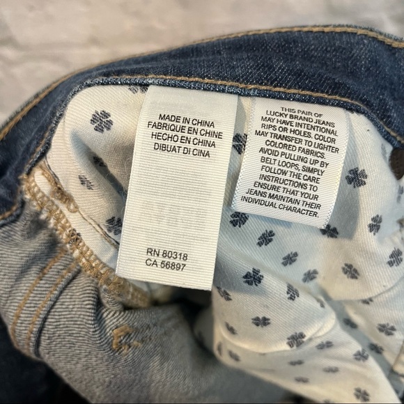 Lucky Brand Jeans Women's 12/31" Mollie Crop Distressed Blue Jeans - Picture 13 of 13